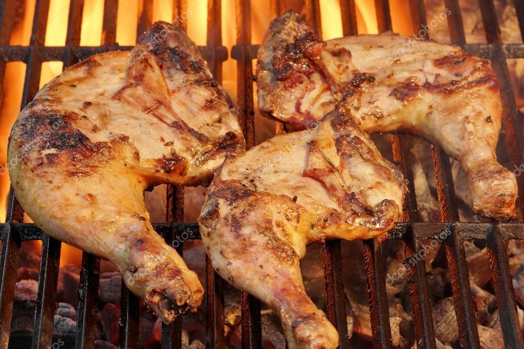 Marinated Chicken Legs Fried On The Hot Flaming BBQ Grill — Stock