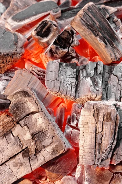 Žhnoucí horké uhlí vertikální pozadí textury — Stock fotografie