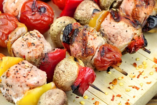 Smíšené Meet, hub a zeleniny Bbq grilu kebab — Stock fotografie