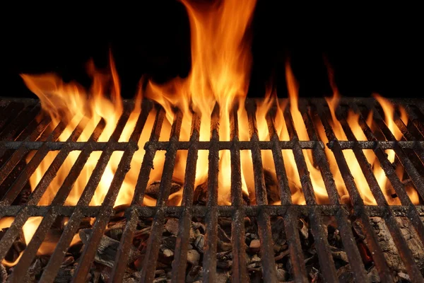 Tom grillgrill, tett innpå med lysende flammer – stockfoto