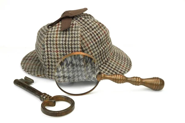 Sherlock Holmes Deerstalker Cap, Vintage Magnifying Glass And Ol — Stock Photo, Image