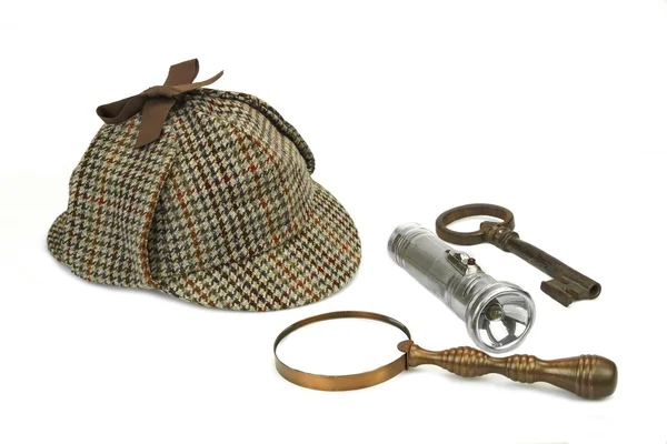 Sherlock Holmes Cap, Vintage Magnifying Glass, Retro Flashlight — Stock Photo, Image
