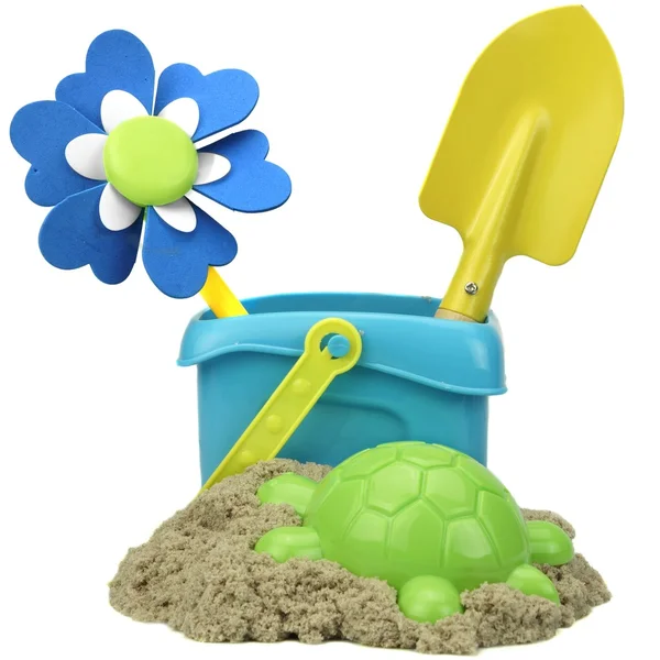 Кінетичний пісок з дитячими іграшками для дитячої творчості гри — стокове фото