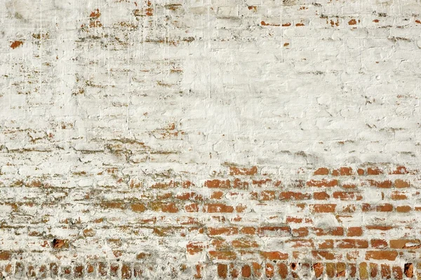 Kırmızı beyaz Retro tuğla duvar hasarlı sıva ile boyalı — Stok fotoğraf