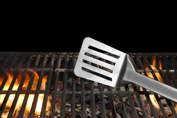 Spatula On The Hot Flaming BBQ Grill Close-up — Stock Photo, Image