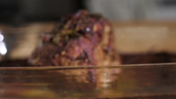 Grillat Krispigt Kött Med Kryddor Glasskål Hemköket Matlagning Läckert Och — Stockvideo