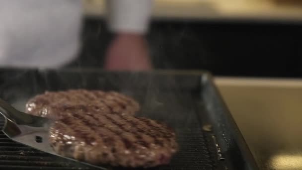 Mâncare Rapidă Restaurant Gătesc Carne Vită Carne Porc Pentru Burger — Videoclip de stoc