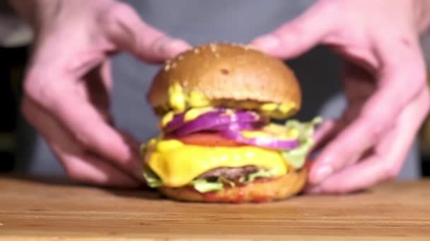 Gătesc Burger Casă Yummy Delicios Hamburger Suculent Carne Vită Sos — Videoclip de stoc