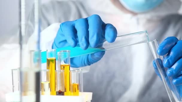 Laboratorium Voor Microbiologisch Chemisch Onderzoek Wetenschapper Die Werkt Met Chemische — Stockvideo