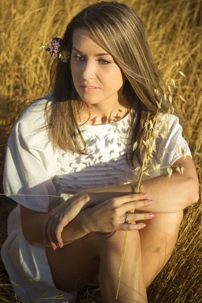 Beautiful autumn girl — Stock Photo, Image