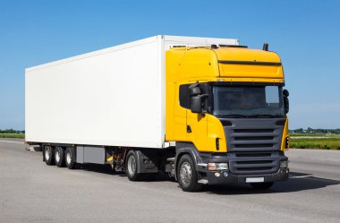 Beyaz yol kadar sahte yolda