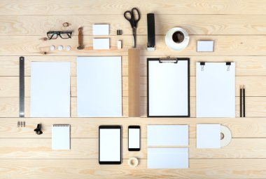 Marka kimliğini mockup