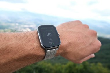 Trekking Man akıllı saat barometre, yürüyüş spor teknolojisi üzerinde irtifa gösterdi