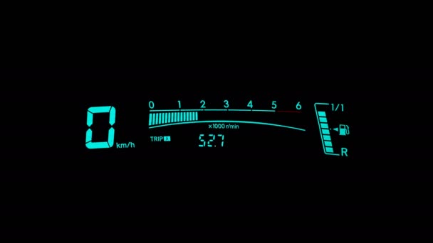 Hızlanırken dijital araba hız göstergesi, yakıt aracı motor gücü, ulaşım — Stok video