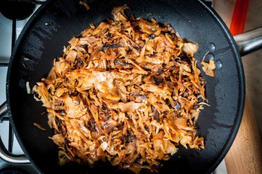 Lezzetli haşlanmış lahana