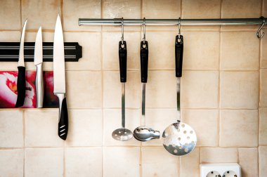 Mutfak eşyaları, yan görünüm