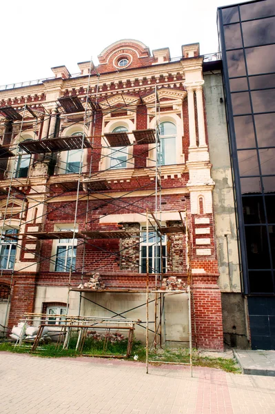 Реставрація старої будівлі — стокове фото