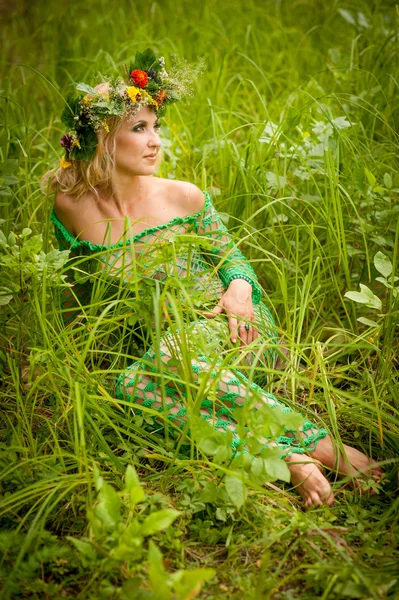 Mulher bonita, verão, natureza . — Fotografia de Stock