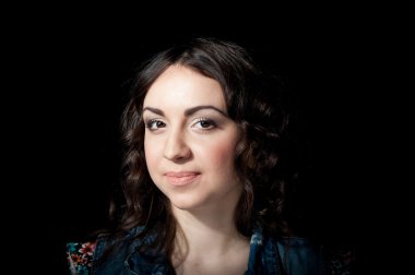 hoş gülümseyen kız