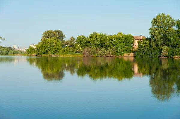 Lake scenery at morning — Stock Photo, Image