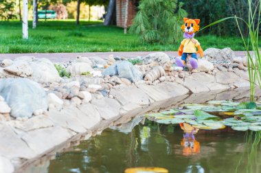 Yumuşak oyuncak - oturan kedi