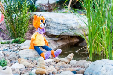 Yumuşak oyuncak - oturan kedi