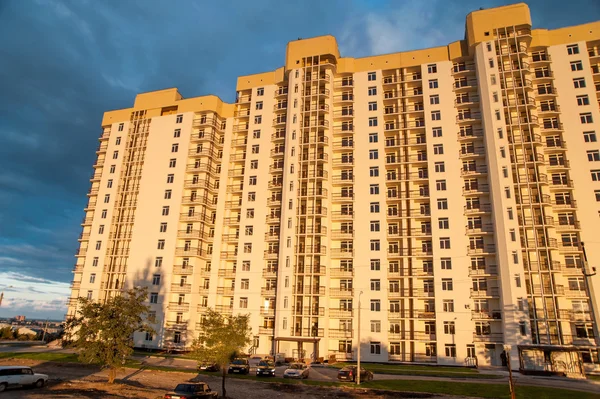 Modern apartment house — Stock Photo, Image