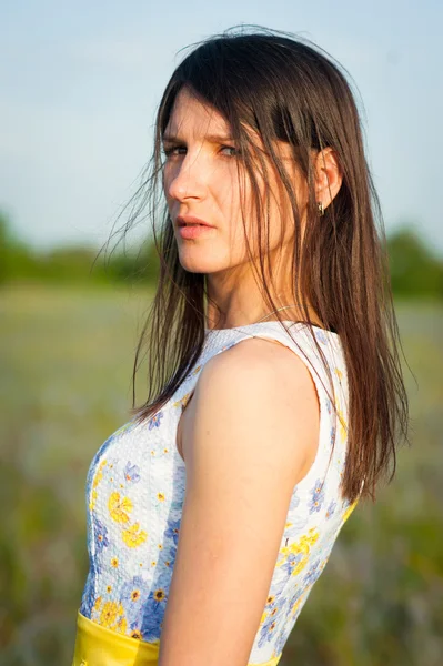 Portrait of pretty young woman — Stock Photo, Image