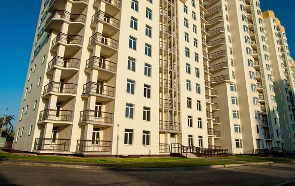 Modern lägenhet hus — Stockfoto