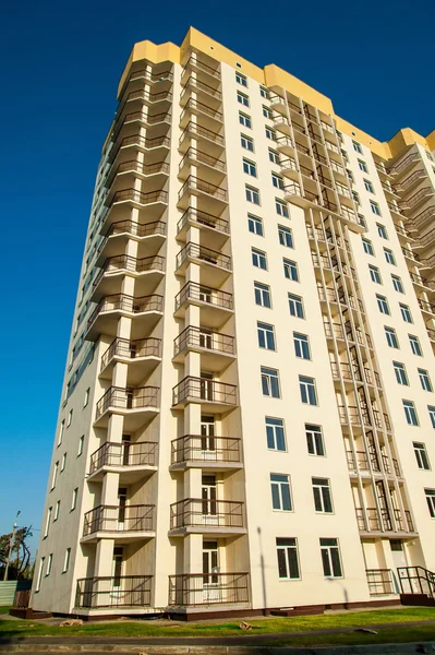 Modern apartment house — Stock Photo, Image