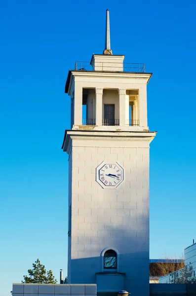 Witte rechthoekige towe — Stockfoto