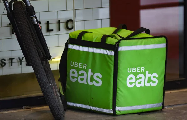 Bucharest Romania November 2020 Uber Eats Food Delivery Courier Delivers — Stock Photo, Image