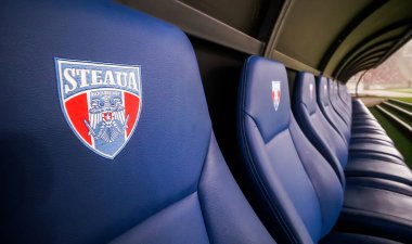 Bükreş, Romanya - 27 Kasım 2020: Yeni Steaua Stadyumu Romanya Başbakanı 'nın Bükreş' teki resepsiyon gününde basın toplantısına açıldı. Bu resim sadece editörler içindir..