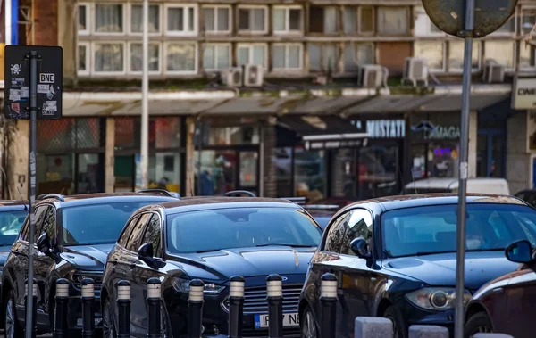 Bucarest Rumania Marzo 2021 Coches Aparcados Una Calle Bucarest — Foto de Stock