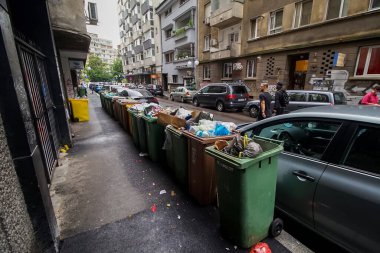 Bükreş, Romanya - 15 Haziran 2021: Belediye Başkanı Clotilde Armand 'ın sağlık hizmeti sağlayıcısı Romprest' e olan borçlarını ödemeyi reddetmesi üzerine Bükreş 'in 1..