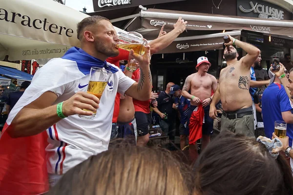 Bucarest Rumania Junio 2021 Francia Suiza Celebran Una Fiesta Aficionados —  Fotos de Stock