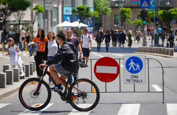 Bukarest Rumänien Juni 2021 Staket Med Skyltar Mot Biltrafik Calea — Stockfoto