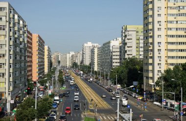 Bükreş, Romanya - 29 Temmuz 2021: Bükreş 'teki Pantelimon Yolu' nun yüksek açılı manzarası.