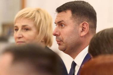 Bükreş, Romanya. 20 Ekim 2025: PPDA başkanı Vasile Costiuc, Romanya Birliği (AUR) ile Moldova Cumhuriyeti Demokrasi Partisi (PPDA) arasındaki işbirliği protokolünün imzalanmasına katıldı.