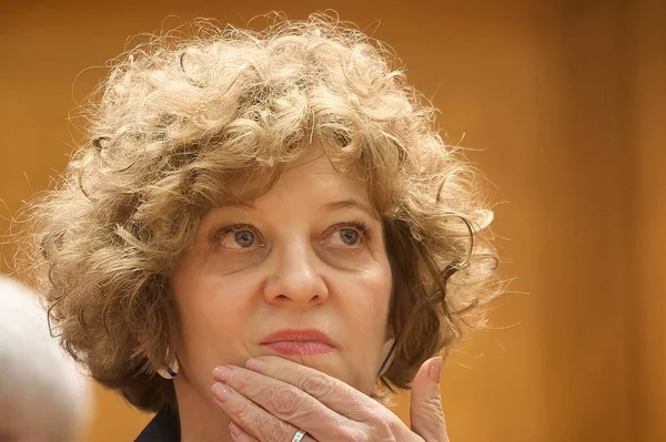 Bükreş, Romanya. 2 Aralık 2025: Romanya Başbakan Yardımcısı Oana Gheorghiu, Romanya Ulusal Günü 'ne adanmış Milletvekilleri Meclisi ve Parlamento Senatosu' nun resmi ortak toplantısına katıldı..