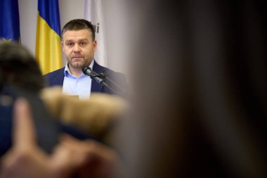 Bükreş, Romanya. 20 Aralık 2025: Bükreş 'in yeni Genel Başkanı Siprian Ciucu, Bükreş Belediyesi genel merkezinde basın toplantısı düzenledi..