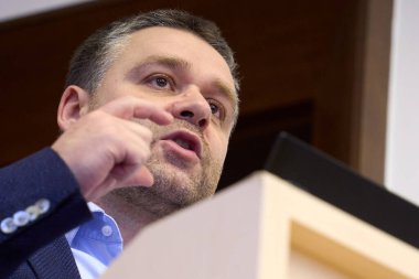 Bükreş, Romanya. 20 Aralık 2025: Bükreş 'in yeni Genel Başkanı Siprian Ciucu, Bükreş Belediyesi genel merkezinde basın toplantısı düzenledi..