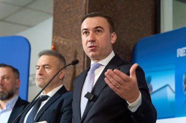 Bükreş, Romanya. 12 Ocak 2026: Romanya Enerji Bakanı Bogdan İvan, Enerji Sektörü Bakanlar Kurulu toplantısı sonrasında basın toplantısı düzenledi.