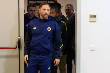 Bükreş, Romanya. 28 Ocak 2026: Fenerbahçe futbol takımı teknik direktörü Domenico Tedesco, UEFA Avrupa Ligi 'nin bir gün öncesinde FCSB ile Fenerbahçe SK arasında 8.