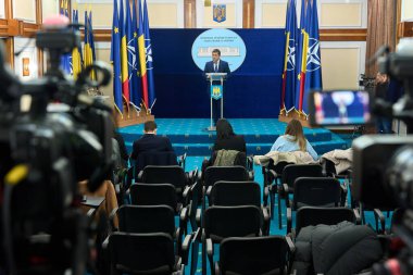 Bükreş, Romanya. 5 Şubat 2026: Romanya Savunma Bakanı Radu Miruta, bakanlığın genel merkezinde basın toplantısı düzenledi.