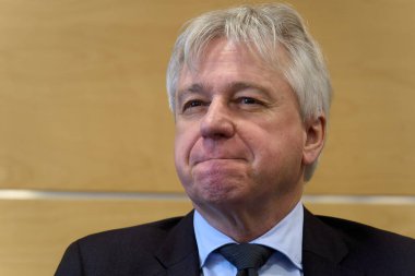 Bükreş, Romanya. 20 Şubat 2026: Frankfurt Buchmesse başkanı ve CEO 'su Juergen Boos, Romanya' nın 2028 Frankfurt Kitap Fuarı 'nda onur konuğu olarak yer aldığı sözleşmenin imza törenine katıldı.).