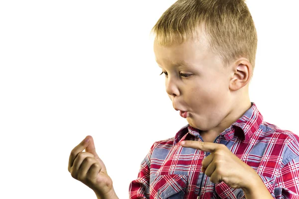 Junge zeigt Finger auf eine Hand — Stockfoto