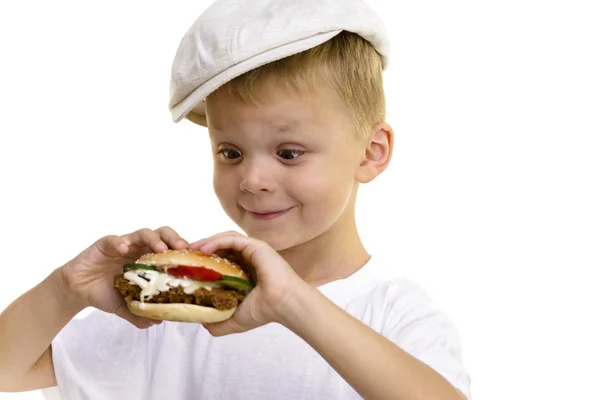 햄버거를 먹는 소년 — 스톡 사진