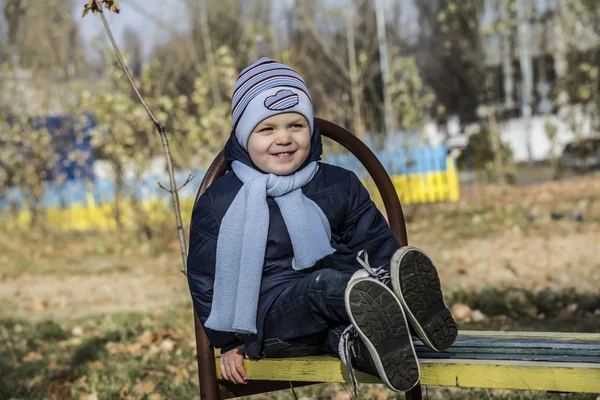 Niño en la calle — Foto de Stock