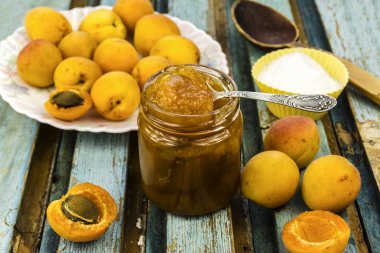 Meyve reçelleri ve kayısı